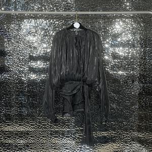 Oudina ชุดเดรสลำลองสั้นผ้าตาข่ายแต่งระบายแหวกแนวผูกเชือกแขนโคมไฟของคนดังชุดเดรสลำลอง - Product Image 4