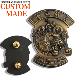 Distintivo in metallo con Logo personalizzato e Design gratuito in stile moderno in lega di zinco Souvenir in metallo artigianale con tecnica di fusione in metallo distintivi - Product Image 5