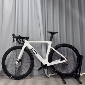 Bicicleta de Carretera Aerodinámica de Fibra de Carbono KOZO Venta al por Mayor Directa de Fábrica 700C <span class=keywords><strong>SHIMANO</strong></span> <span class=keywords><strong>105</strong></span> 24V Freno de Disco Hidráulico Bicicleta de Carreras Ligera OEM - Product Image 1
