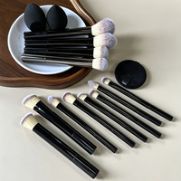Ensemble de 12 pinceaux de maquillage en fibres synthétiques, manches en plastique, poils doux, poudre, fard à paupières, anticernes
