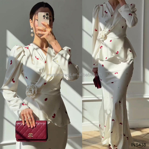 ODM/OEM ensemble personnalisé de cordons de style modeste pour femmes musulmanes vente en gros ensemble de jupes longues et blouses imprimées - Product Image 1