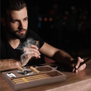 Vente en gros cendrier de luxe en bois et métal accessoires de bureau pour cigares plateau multifonctionnel porte-verre à whisky cendrier pour cigares - Product Image 5