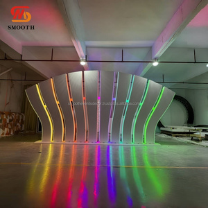 ฉากหลังอะคริลิคสีขาวเรียบเนียนรูปพัดลมหลายชั้นสำหรับตกแต่งงานแต่งงาน - Product Image 5