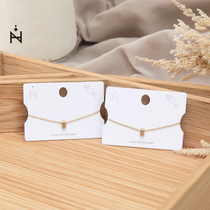 Plusera D Fashion Drop, Joyería Minimalista para Mujer en Acero Inoxidable Chapado en Oro - Product Image 2