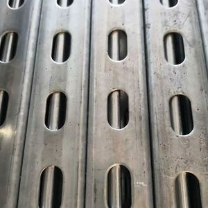Profilé en C en acier inoxydable massif non perforé sur mesure pour la construction de supports solaires, idéal pour le pliage, la découpe et la soudure - Product Image 1