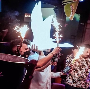 Independiente champán <span class=keywords><strong>whisky</strong></span> vodka gris ganso servicio signo LED botella presentador para fiesta de club nocturno - Product Image 2