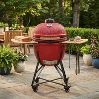 Barbecue au charbon de bois Kamado en céramique de 22 pouces en forme d'œuf avec tables latérales en bambou, couvercle à charnières et thermomètre intégré pour patio