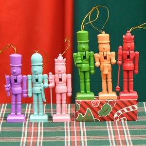 Juego de 6 Cascanueces Decorativos Navideños de Madera para Adorno, Venta al por Mayor - Product Image 4