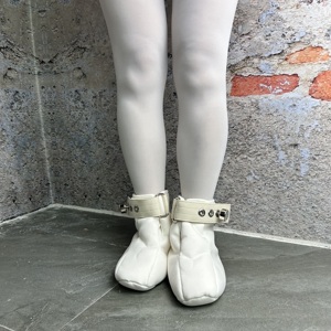 HM Bottes de Contrainte pour Adultes avec Semelles à Pointes et Rivets et Boucle, Chaussures Verrouillables pour Bondage des Pieds, Punition <span class=keywords><strong>ABDL</strong></span>, pour Habit de Rampement - Product Image 3