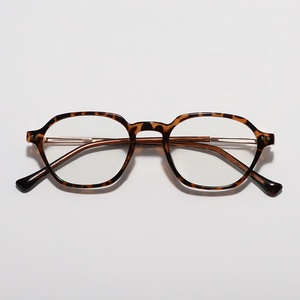 <span class=keywords><strong>2026</strong></span>年新型TRスクエア型ブルーライトカットメガネ カスタムロゴ入り眼鏡フレーム - Product Image 2