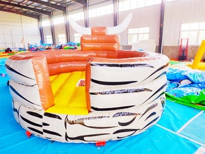 Castillo Inflable Impermeable con Diseño de Lucha de Toros, Trampolín Grande para Saltar, Personalizable para Eventos de Carnaval y Festivales al Aire Libre - Product Image 1
