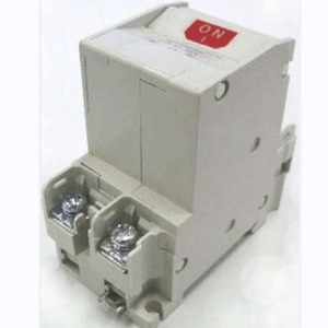 Interruptor de Circuito Serie Cp30 Ba, 3P, 0.1A, 0.3A, 2A, 10A, 15A, Control Industrial, Material Plástico, Origen Japón - Product Image 1
