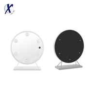Miroir de maquillage personnalisé à poser sur le bureau, finition chromée simple face, métal, 3 couleurs de lumière LED à intensité réglable, rechargeable par USB, CE