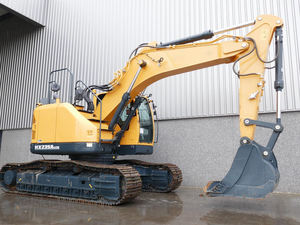 Excavatrice sur chenilles HX235ALCR de 24 tonnes, 129 kW, avec système d'excavation hydraulique et stabilité supérieure - Product Image 3