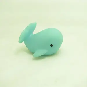 促销定制塑料漂浮水枪橡胶鲸鱼沐浴玩具