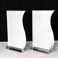 Trophées personnalisables en cristal vierge en forme de S avec base transparente pour récompenses personnelles
