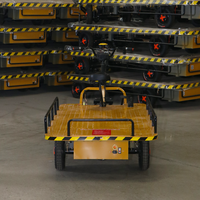 Chariot à plateforme industriel électrique à trois roues avec bande de signalisation jaune et noire, capacité de charge élevée de 1000 kg, OEM