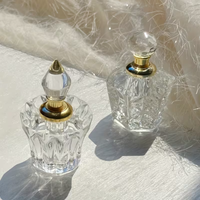 Vente en gros de flacons cylindriques transparents durables, gravés, pour la promotion, mini flacons mignons de 3 ml pour parfum, huile essentielle, cosmétiques, emballage vide en cristal