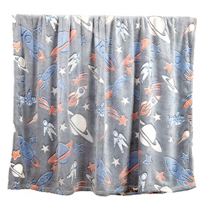 चमकदार स्टार चंद्रमा हार्स सर्दियों जादू कस्टम प्रिंट क्रिसमस पहनने योग्य बुनना अंधेरे में चमक कंबल - Product Image 2