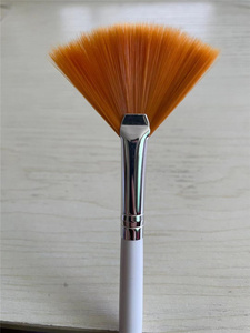 <span class=keywords><strong>Pennello</strong></span> <span class=keywords><strong>a</strong></span> <span class=keywords><strong>ventaglio</strong></span> per il viso con logo personalizzato, in pelo sintetico e manico in legno, certificato SA8000 e ISO9001, modello FAC005, per fard. - Product Image 3