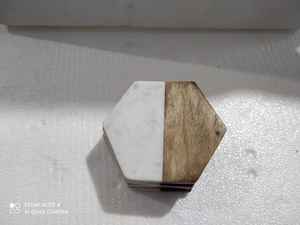 Sous-verres en gros avec surface polie en pierre et bois, forme hexagonale, style tendance, en vente - Product Image 3