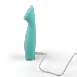 Brosse nettoyante pour le visage imperméable et rechargeable pour hommes et femmes nettoyant exfoliant et massant le visage électrique - Product Image 4