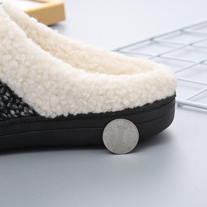 2024 vente chaude femmes confortables pantoufles en mousse à mémoire de forme floue en <span class=keywords><strong>laine</strong></span> doublée maison pantoufle intérieur extérieur anti-dérapant semelle en caoutchouc - Product Image 5