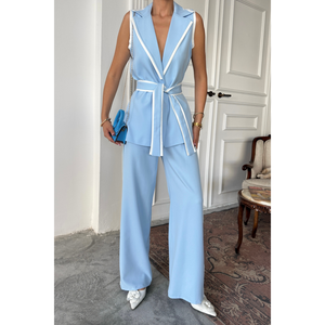 Ensemble décontracté bleu 2 pièces : gilet et pantalon avec détails de passepoil et ceinture, taille XXS, longueur au-dessus du genou - Product Image 3