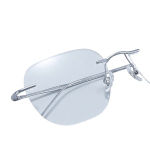 <span class=keywords><strong>Occhiali</strong></span> da vista unisex leggeri senza montatura <span class=keywords><strong>con</strong></span> <span class=keywords><strong>lenti</strong></span> in PC <span class=keywords><strong>anti</strong></span>-<span class=keywords><strong>luce</strong></span> <span class=keywords><strong>blu</strong></span> - Product Image 1