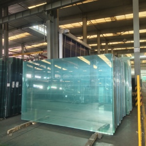 China Vidro Float Ultra Claro Temperado Laminado Transparente Curvado e Plano de 1.8mm 2mm 3mm 4mm 5mm 6mm 8mm 10mm 12mm 19mm - Product Image 1