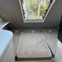 Remorque de camping compacte et légère à prix abordable, conforme aux normes australiennes, mini-caravane tout-terrain en forme de goutte d'eau