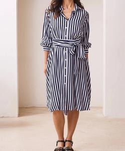 ชุดเดรสลายทางแขนยาวฟรานเชสก้า ผ้าเรยอน<span class=keywords><strong>สี</strong></span>กรมท่าและสีขาว นุ่มสบาย - Product Image 1