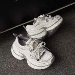 Chaussures Dad Shoes à plateforme double couche effet vieilli Printemps 2026, Baskets décontractées rehaussées rétro effet délavé pour femme - Product Image 1