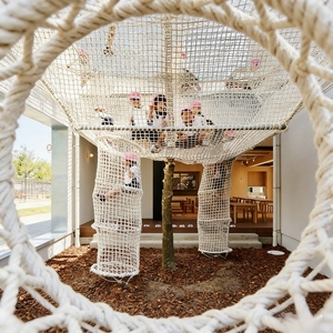 Filet d'escalade suspendu en nylon pour enfants, personnalisé, pour intérieur, à fixer sur arbre, avec tunnels cylindriques, écologique, pour maternelle - Product Image 5