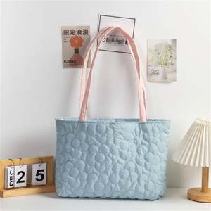 Sac cabas pour femme automne-hiver, grande capacité, bandoulière unique, matelassé, fleurs, sac de shopping portable en jute de couleur bonbon - Product Image 3