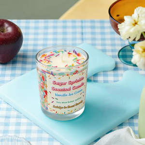 Bougies d'anniversaire modernes et élégantes pour femmes et meilleures amies - Cire de soja naturelle, pot en verre, parfum vanille, coffret cadeau - Product Image 3