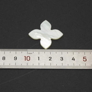 أحجار طبيعية عالية الجودة مخصصة من HanYu حجر برسيم مدبب من أربع أوراق لؤلؤ - Product Image 6