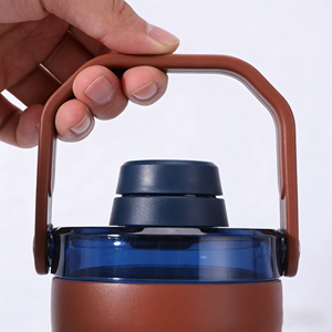 Bottiglia d'Acqua in Acciaio Inox a Doppia Parete con Isolamento Sottovuoto da 20 oz, Shaker per Palestra e Fitness, Senza BPA, per Bevande Calde e Fredde - Product Image 5