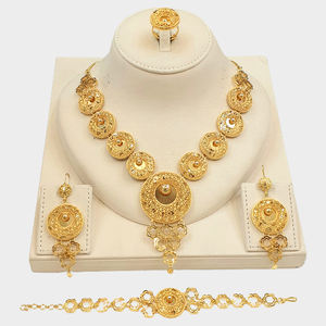 Buena venta de joyería de acero inoxidable chapado en oro de 24 quilates estilo de moda collar pendientes y anillo - Product Image 1