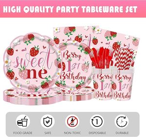 Set per Festa di Primo Compleanno a Tema Fragola, Decorazioni per Bambina con Piatti, Bicchieri, Tovaglioli e Tovaglia Usa e Getta - Product Image 6