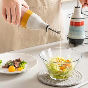 Distributeur d'huile et de <span class=keywords><strong>vinaigre</strong></span> en céramique blanche personnalisé avec fonction vapeur, design moderne pour le stockage des aliments dans la cuisine et le récipient à huile d'olive - Product Image 4
