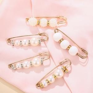 Garment Clips Pearl Alloy Safety Pins For Shirts And <b>Scarves</b> Unisex Winter 2024 Yiwu Origin - Product Image 2