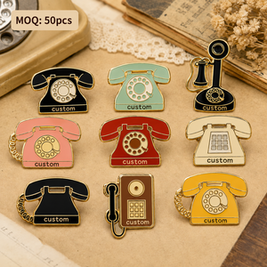 En gros, Pin's en émail et métal de haute qualité, personnalisé, en forme de téléphone rétro, souvenir de communication ancienne, nostalgique pour la maison - Product Image 1