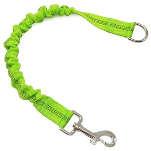 Laisse pour chien rouge élastique extensible avec clip métallique pour promener les animaux - Product Image 3