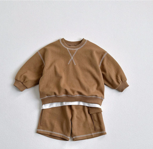 Completo Estivo Unisex per Neonati con Felpa con Dettagli a Punto Croce e Pantaloncini Cargo in Spugna Francese - Product Image 3