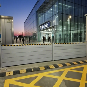 Las barreras contra inundaciones de aluminio y metal para la protección del hogar se venden bien - Product Image 4