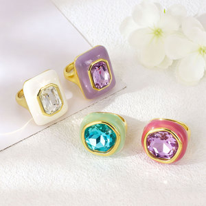 Bijoux vintage tendance, bague en cristal autrichien coloré exquis, bague de cocktail en or 14 carats pour vente en gros - Product Image 3