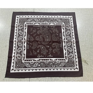 Bandanas personnalisées 2026 pour femmes et hommes, logo personnalisé, imprimé paisley en couleur, 22x22 pouces, bandana en soie et coton, <span class=keywords><strong>foulard</strong></span> pour le <span class=keywords><strong>cou</strong></span> - Product Image 2