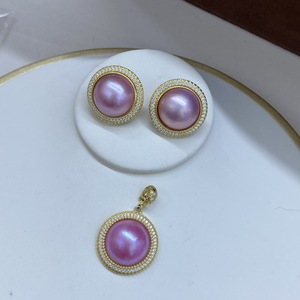 Colgante de perla Mabe rosa Mabei World de 15-16 mm, chapado en oro con borde de circonita, estilo clásico para mujer, joyería - Product Image 1