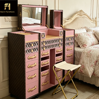 Table de toilette italienne de luxe rose à plusieurs tiroirs, personnalisable pour appartement, avec miroir et tabouret